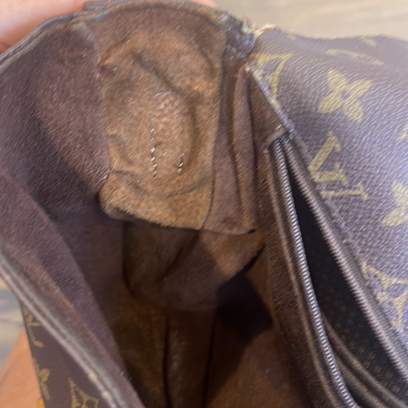 Louis Vuitton Monogram Chantilly MM Messenger Bag - Picture 9 of 10